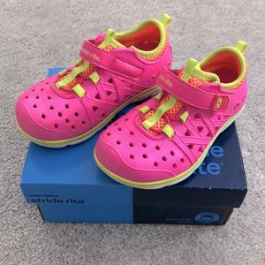 Stride Rite made2play Phibian Shoes
